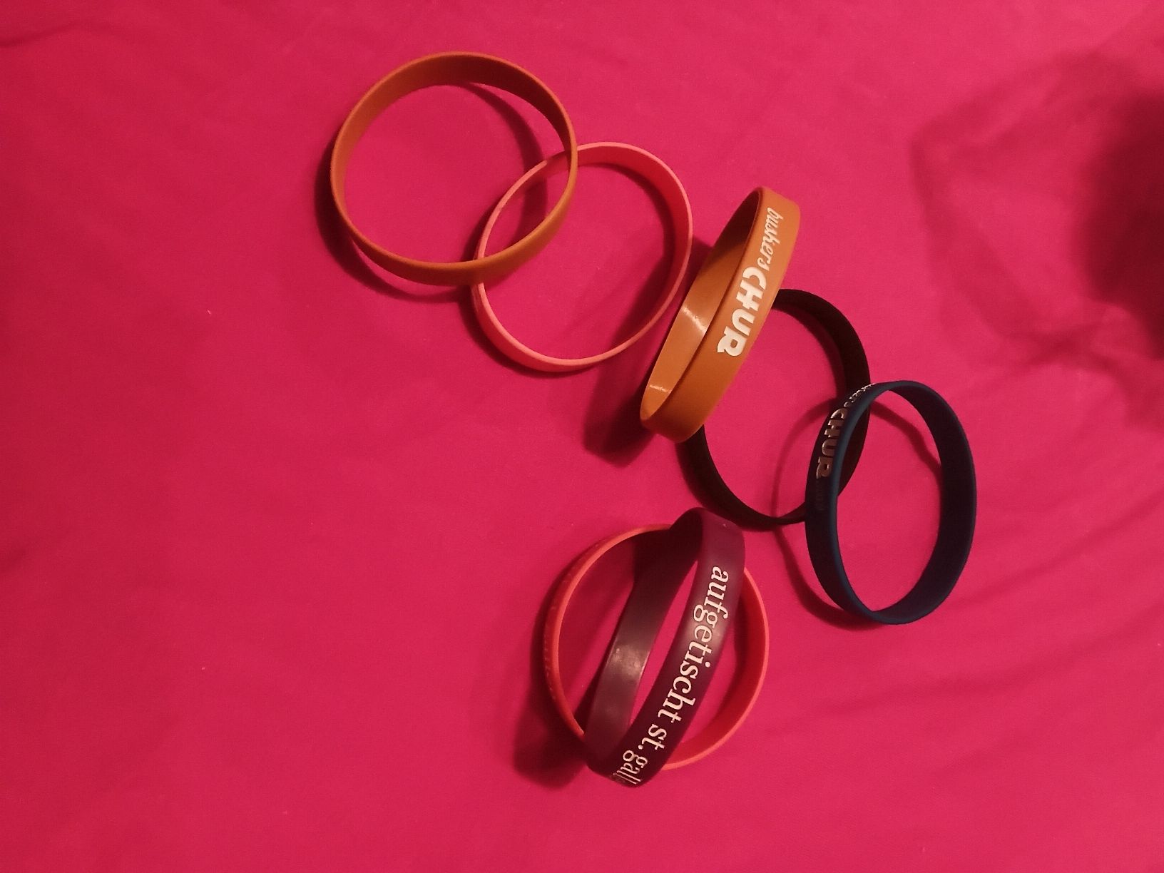 Armbänder & -reifen: Silikon-Armbänder – Gebraucht aus St.Gallen von Kristal54