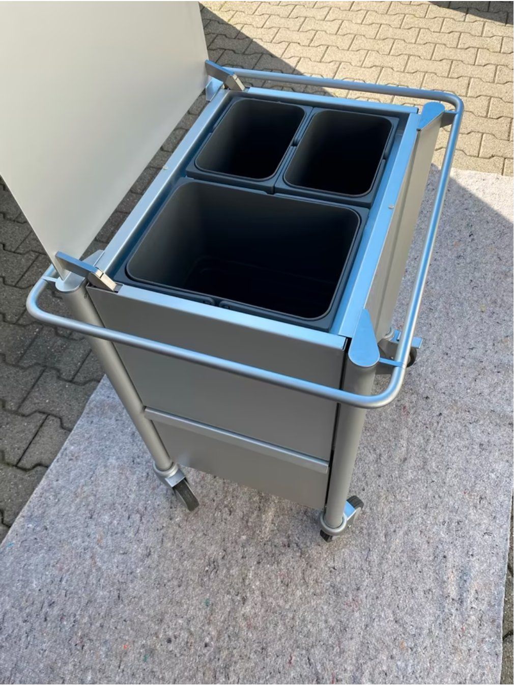 Bulthaup Banconi: Bulthaup System 20 Müllelement – Usato da Rüti b. Riggisberg venduto da lyd_kxs2 1