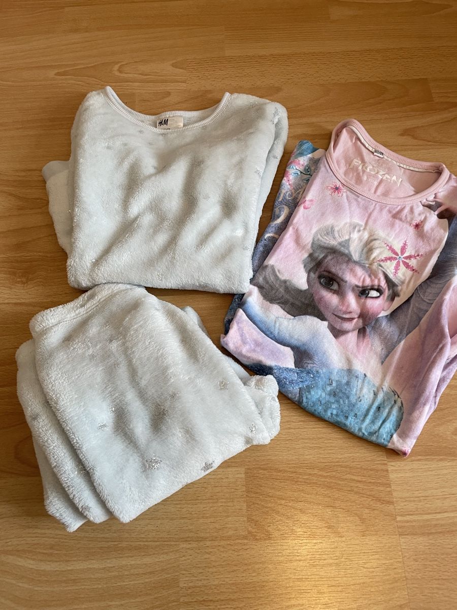 H&M Pigiama & Simili: Mädchen Pyjamas gr 122 /128 – Usato da Chur venduto da Tsambiko