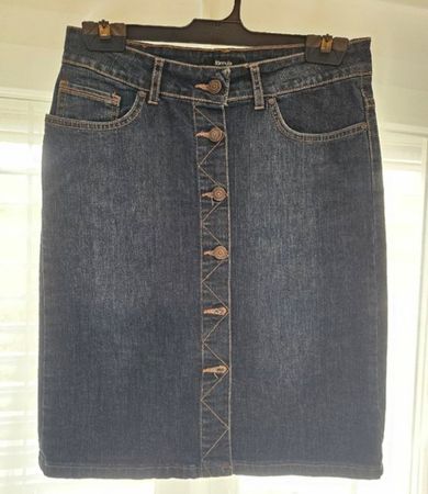 Jupe en jean FORMULA taille 36, coupe droite, boutons devant