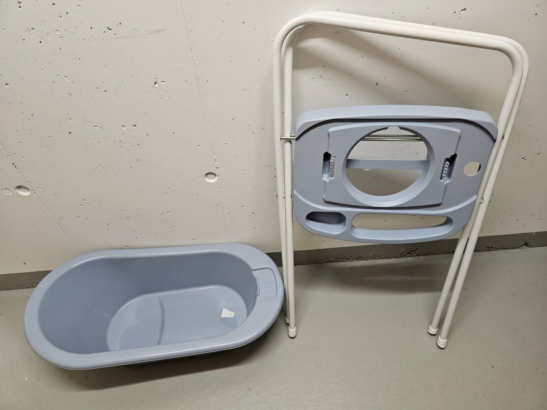 Vasche da bagno: bébé jou Badewanne mit Badenwannensitz – Usato da Sargans venduto da Lars89 3