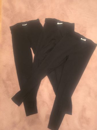 3 Leggings C&A schwarz Grösse 140, neu