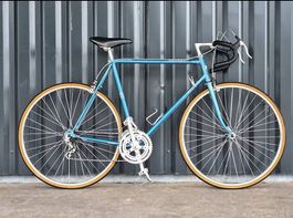 Vélo de course Peugeot PBN10 80's réstauré