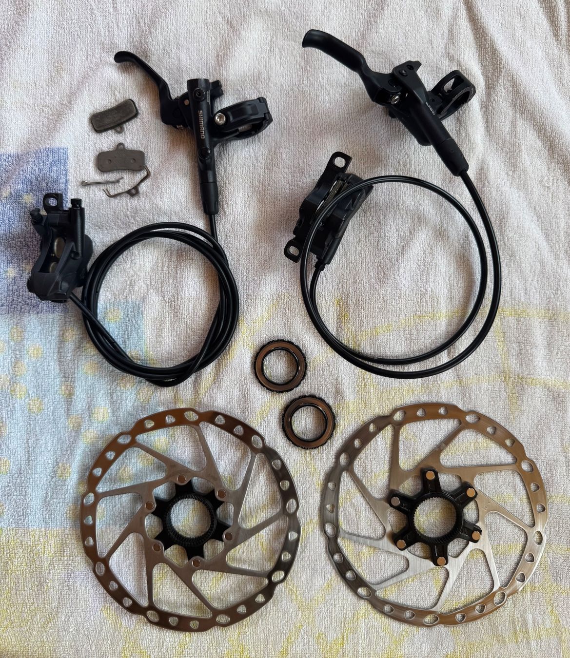 Shimano Pièces détachées: 2 Stk. SHIMANO Scheibenbremsen-Set – Neuf (Voir description) à Rossrüti par Goege-1966