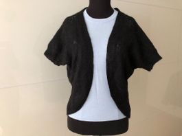 Strickjacke aus Wolle Schwarz leicht warm und chic Gr M