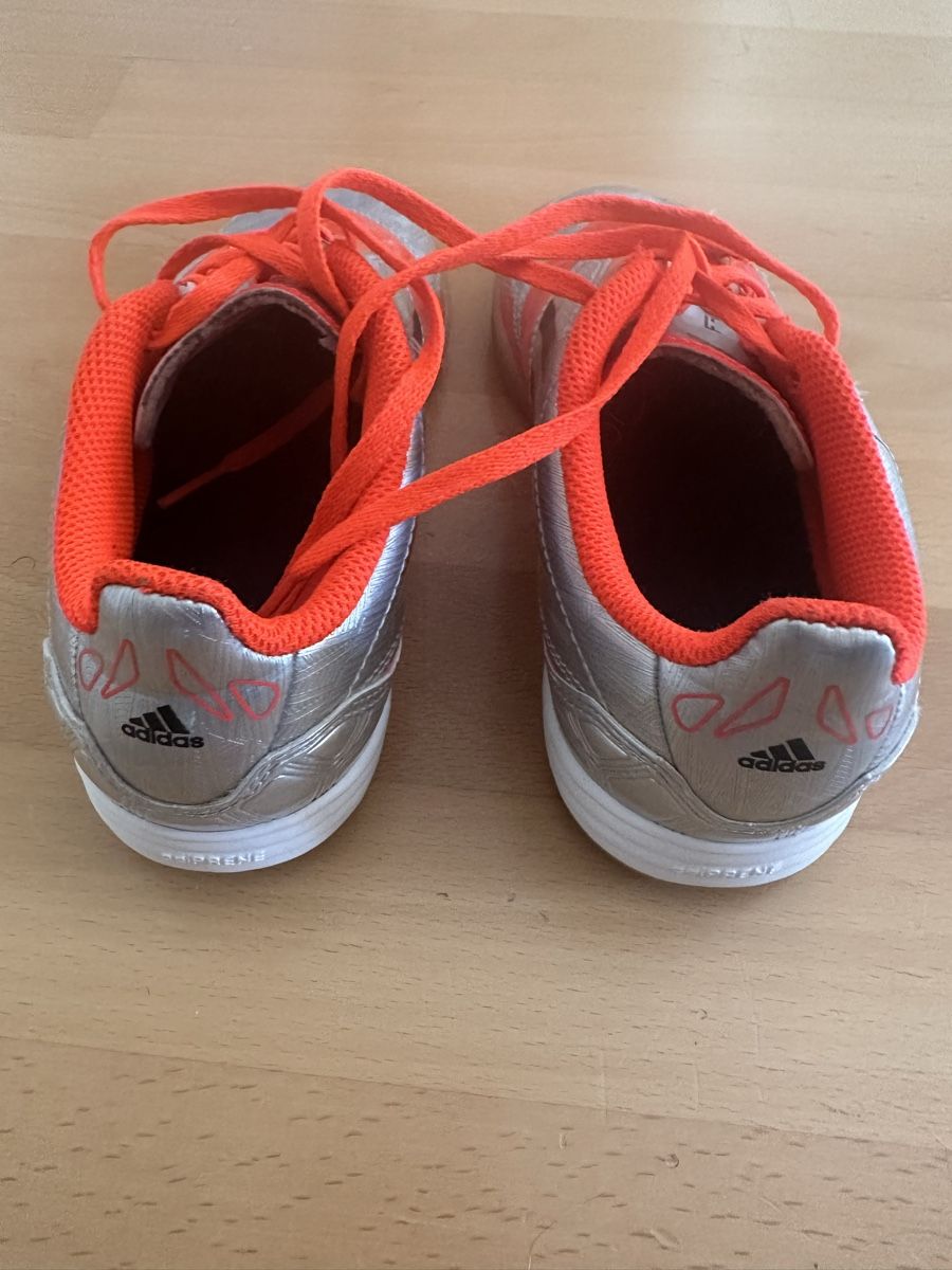 Scarpe per ragazzi: Fussball Hallenschuhe Adidas – Nuovo (secondo la descrizione) da St. Gallen venduto da SaryK 2