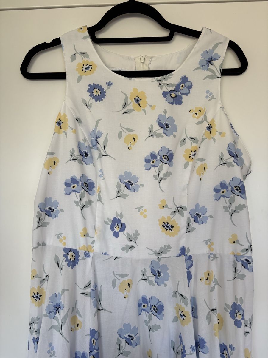 Laura Ashley Robes: Robe vintage Laura Ashley blanche à fleurs – Neuf (Voir description) à Prilly par mai_ktw8 1