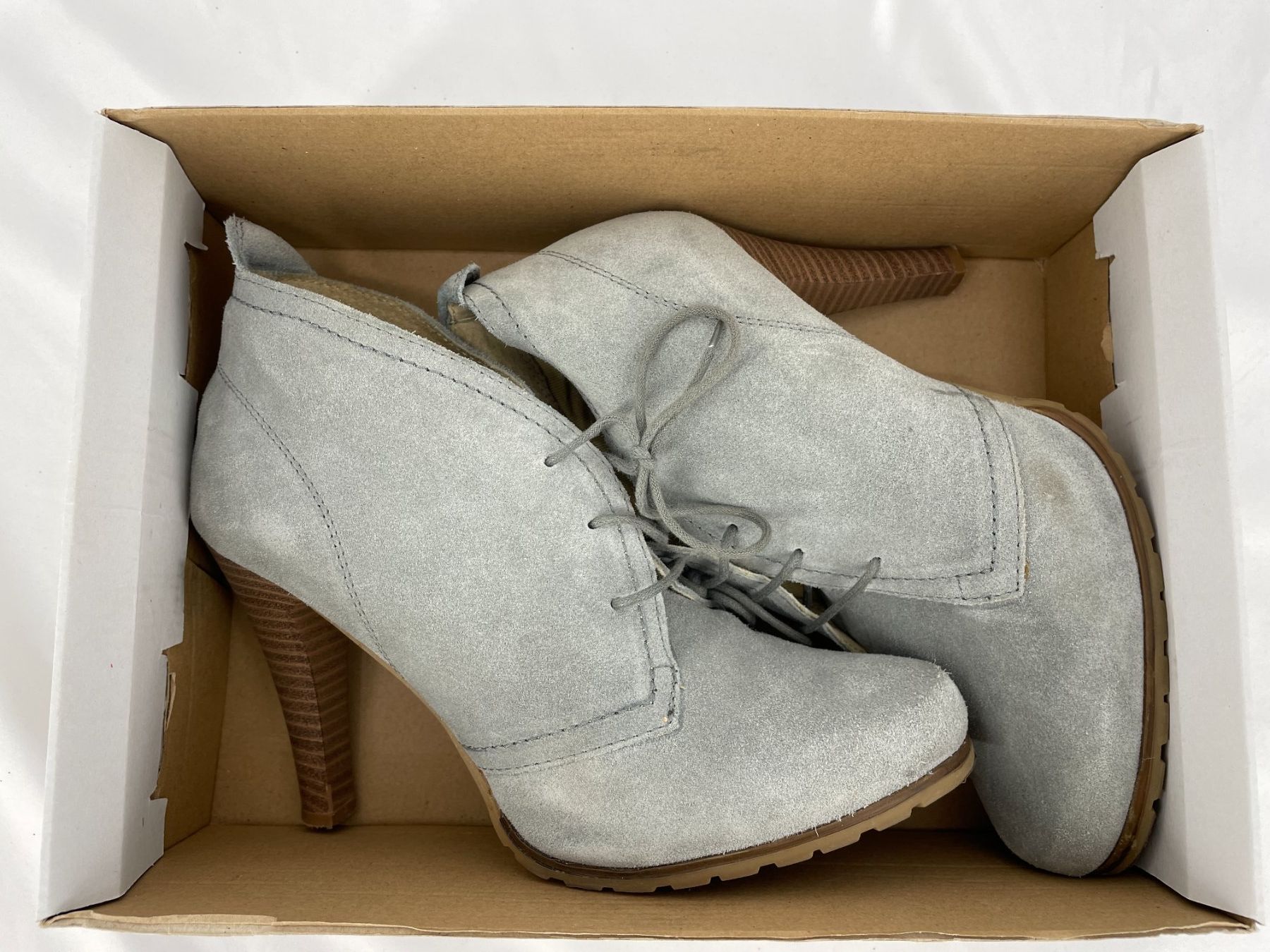 Avant Premiere Scarpe da donna: Bottes grises à talon taille 39 – Usato da Lausanne venduto da PlusValue_Lausanne 4