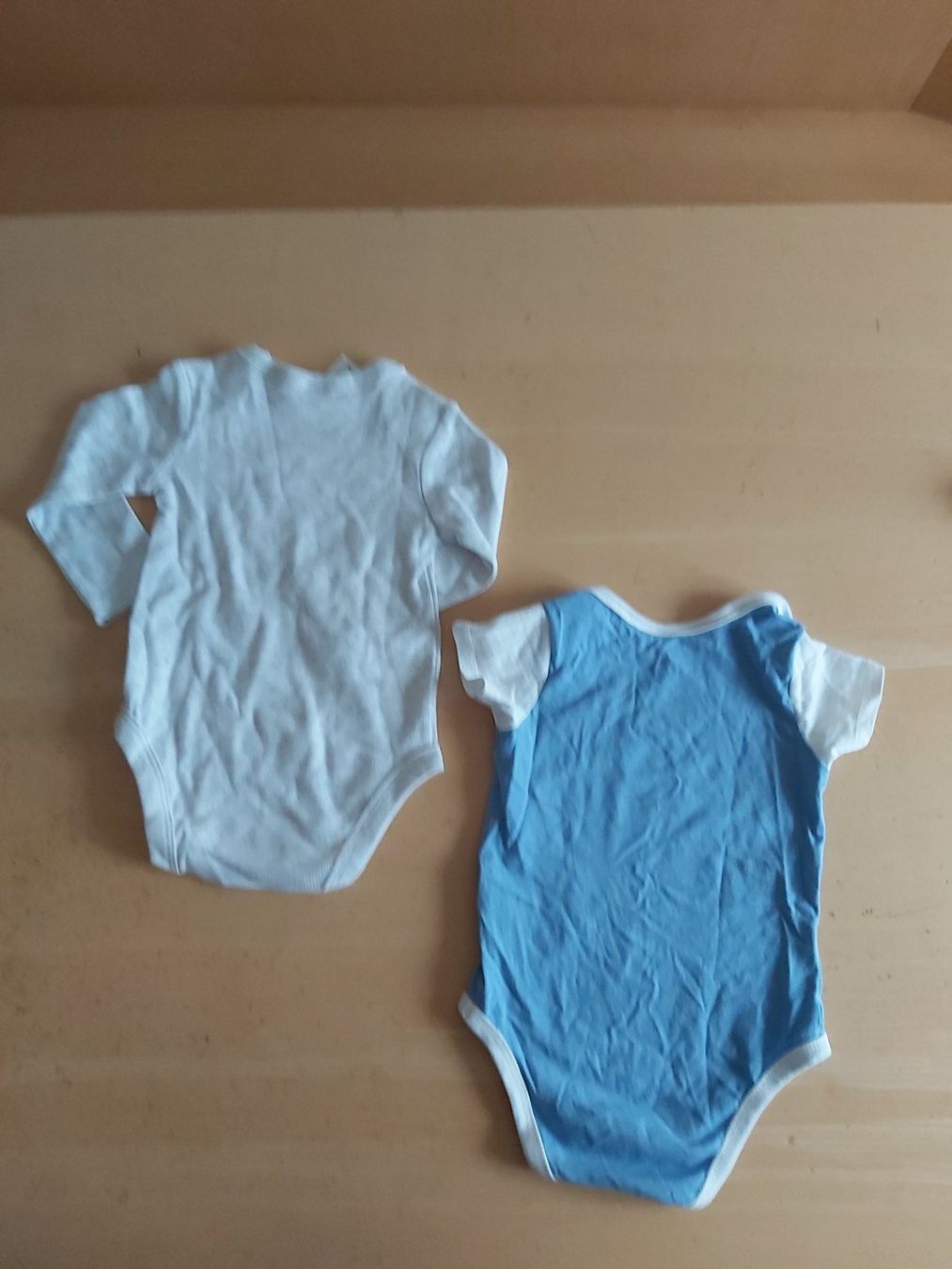 Lotti & Set di vestiti: Langarm & kurzarm Body Gr.74 & 74/80 – Usato da Disentis/Mustér venduto da epa_862v 1