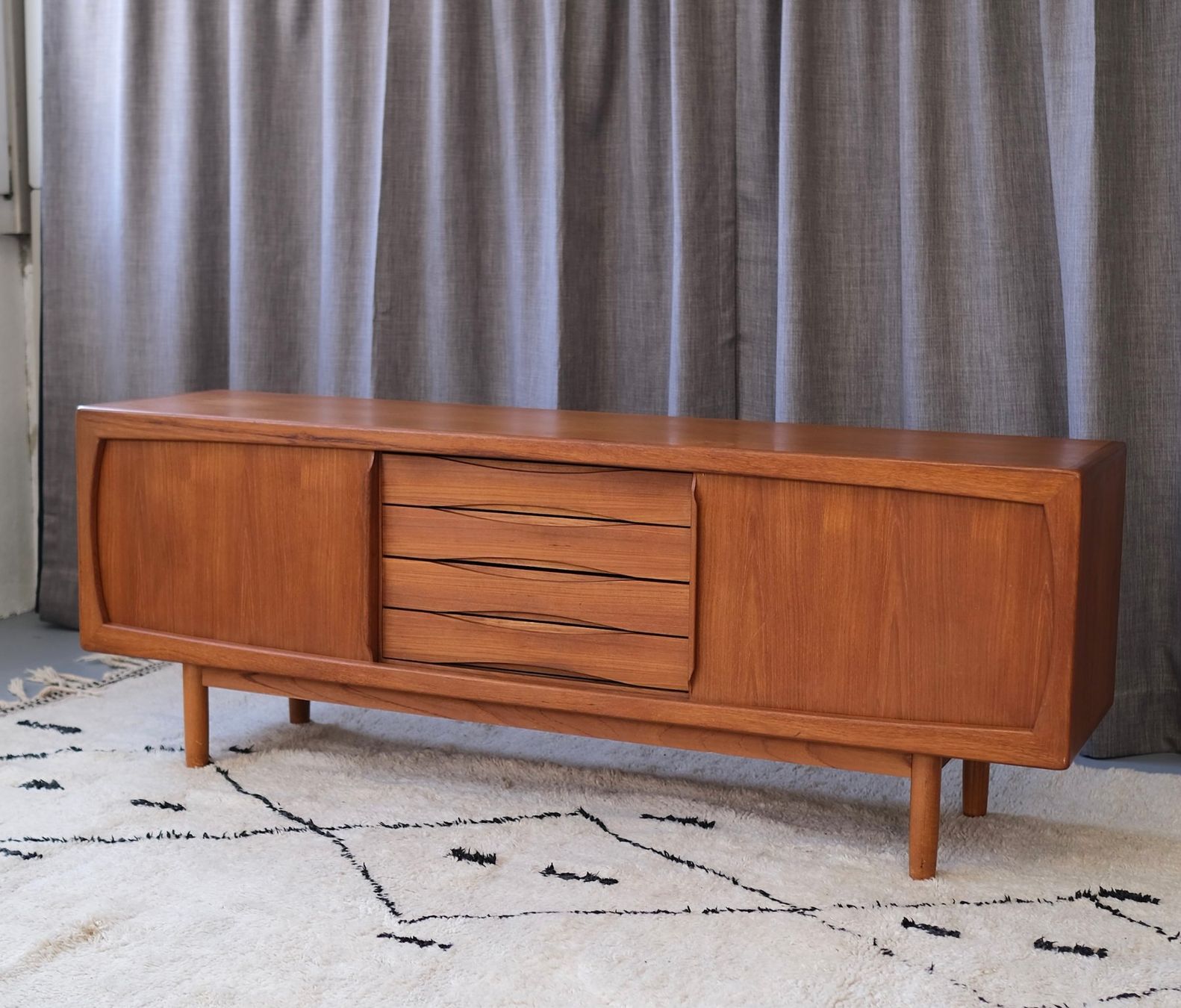Cassettiere: Teak Sideboard H.P. Hansen, Denmark 1960,s – Usato da Bern venduto da Zmodern_VIN 4