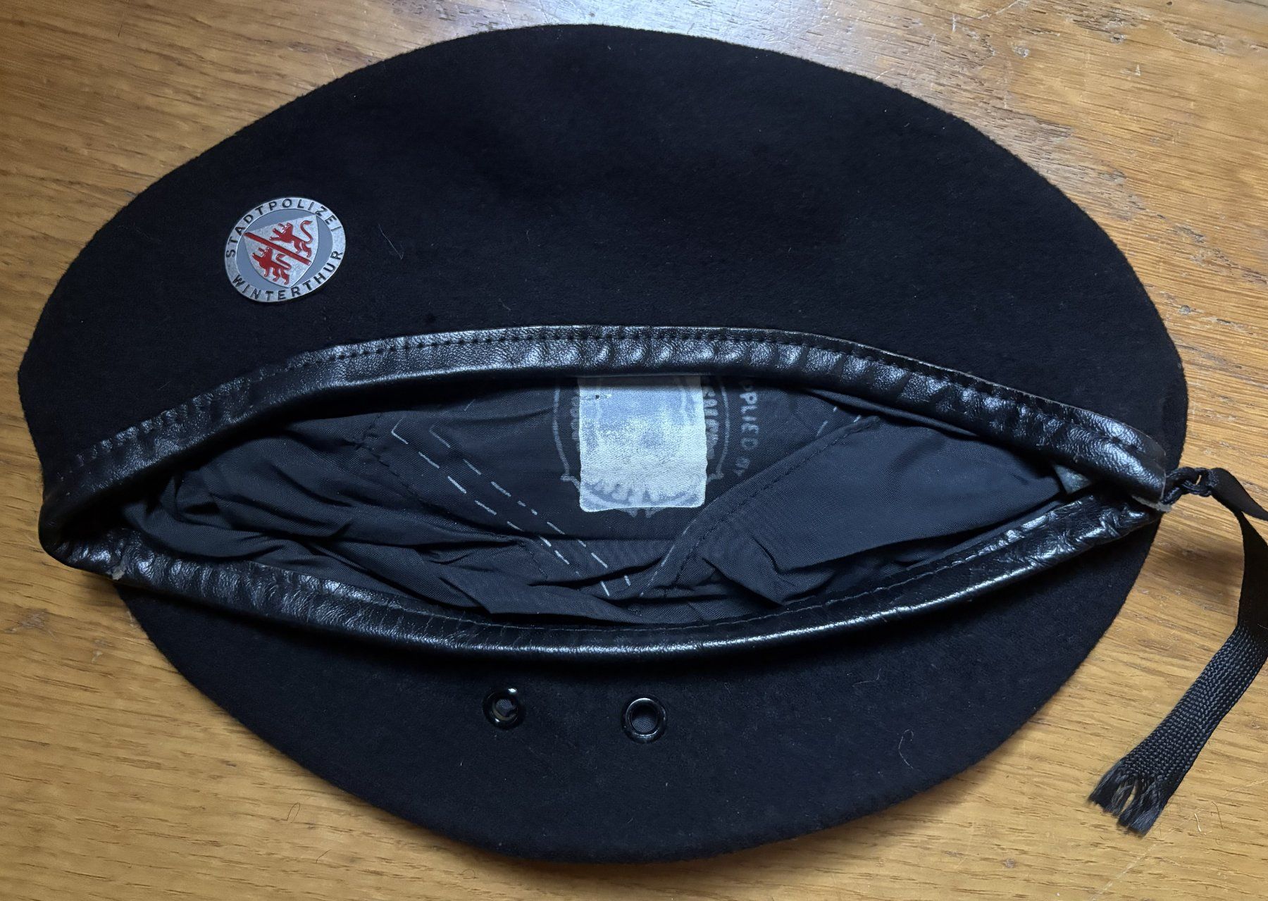Uniformen: Uniform-Béret Stapo Winterthur – Gebraucht aus Volketswil von zwitsch33