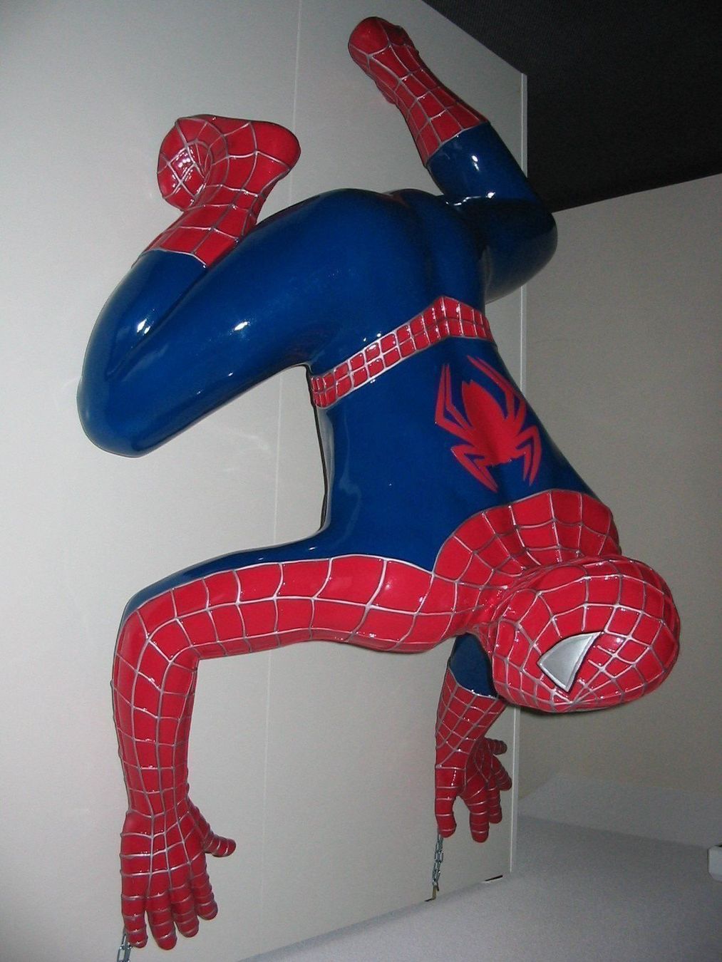 Briglie & Cavezze: Spiderman statue – Usato da Vevey venduto da ncforsale