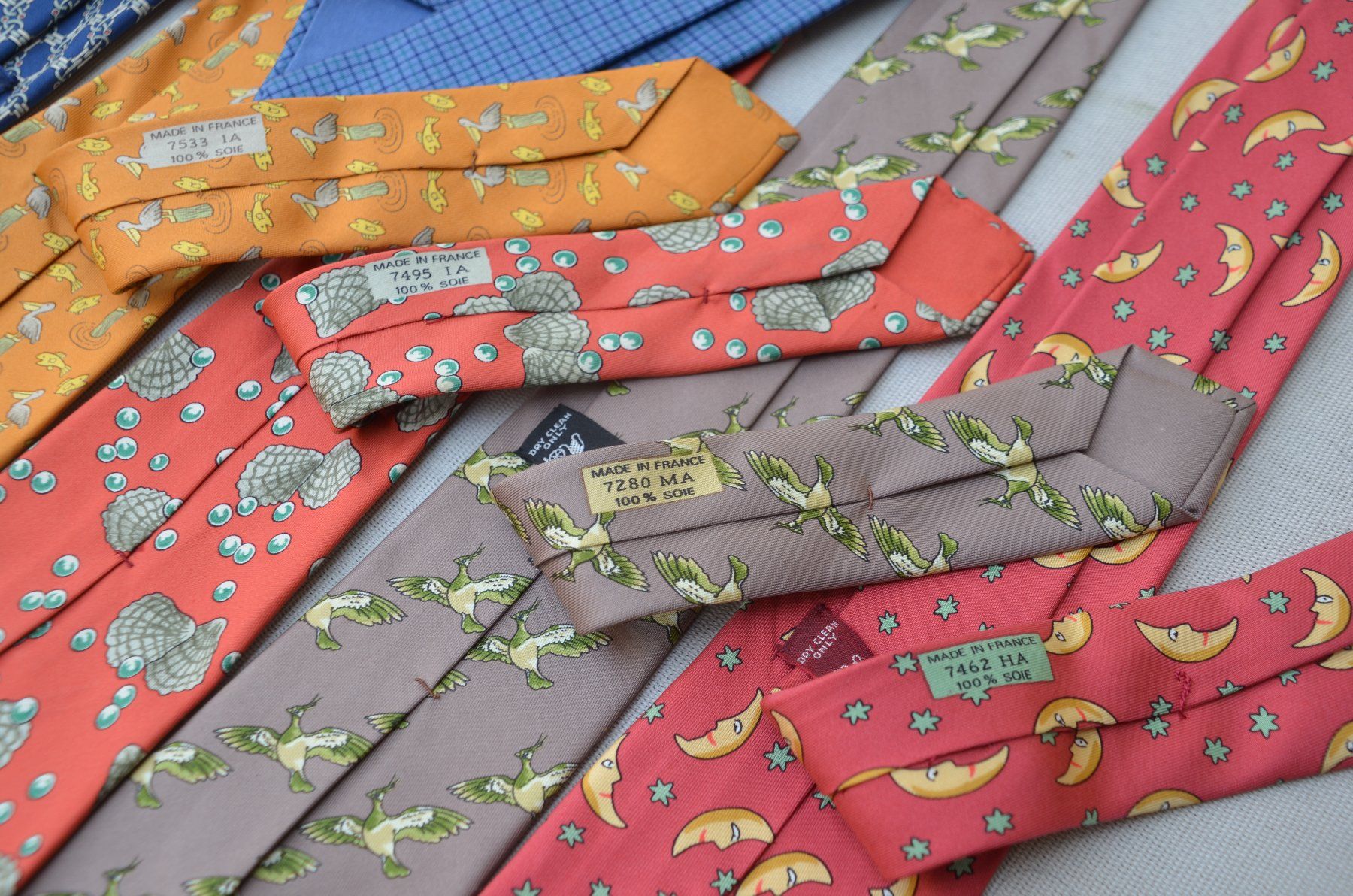 Hermès Cravatte: 12 x Krawatte / Cravate Hermès  Soie/ Seide – Usato da Collonges venduto da Auganien 8