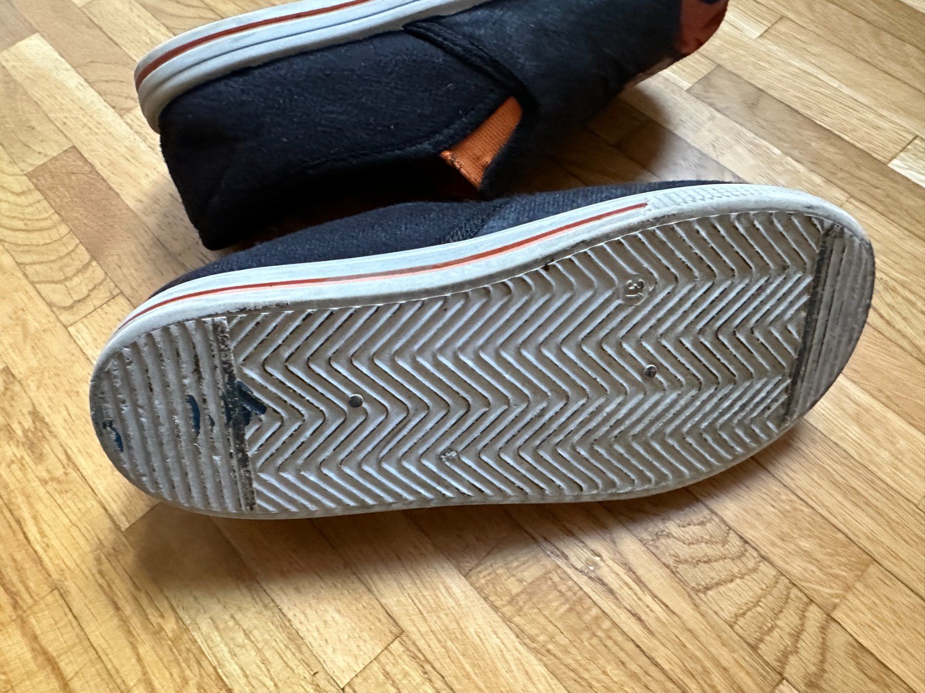 Scarpe per ragazzi: Dragonball Z Hausschuhe T31 – Usato da Lausanne venduto da brixton 3