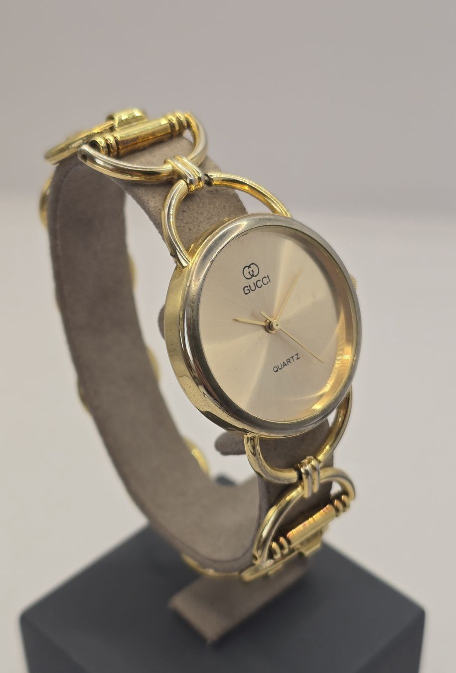 Gucci Uhren: Gucci Classic Ladies 30,2mm – Gebraucht aus Minusio von AGSuhren 2