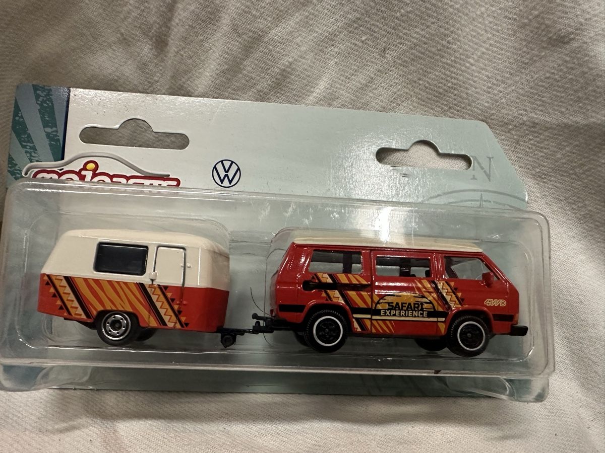 Majorette Modellini d'auto: Vw t3 bus inklusive Anhänger  – Nuovo (secondo la descrizione) da Reinach AG venduto da rares75