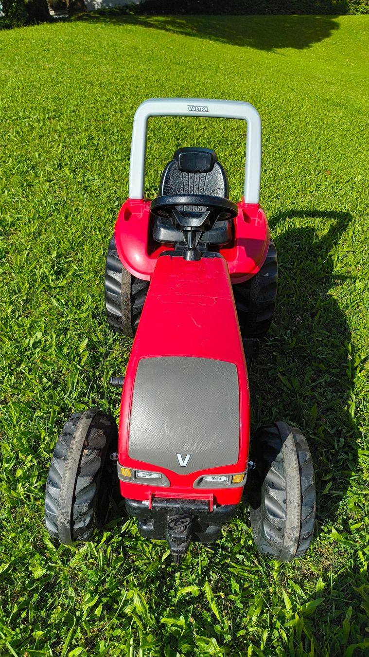 Rolly Toys Fahrzeuge für Kinder: Valtra Trettraktor rot gebraucht rolly toys – Gebraucht aus Stein AG von fri_vpb8 1