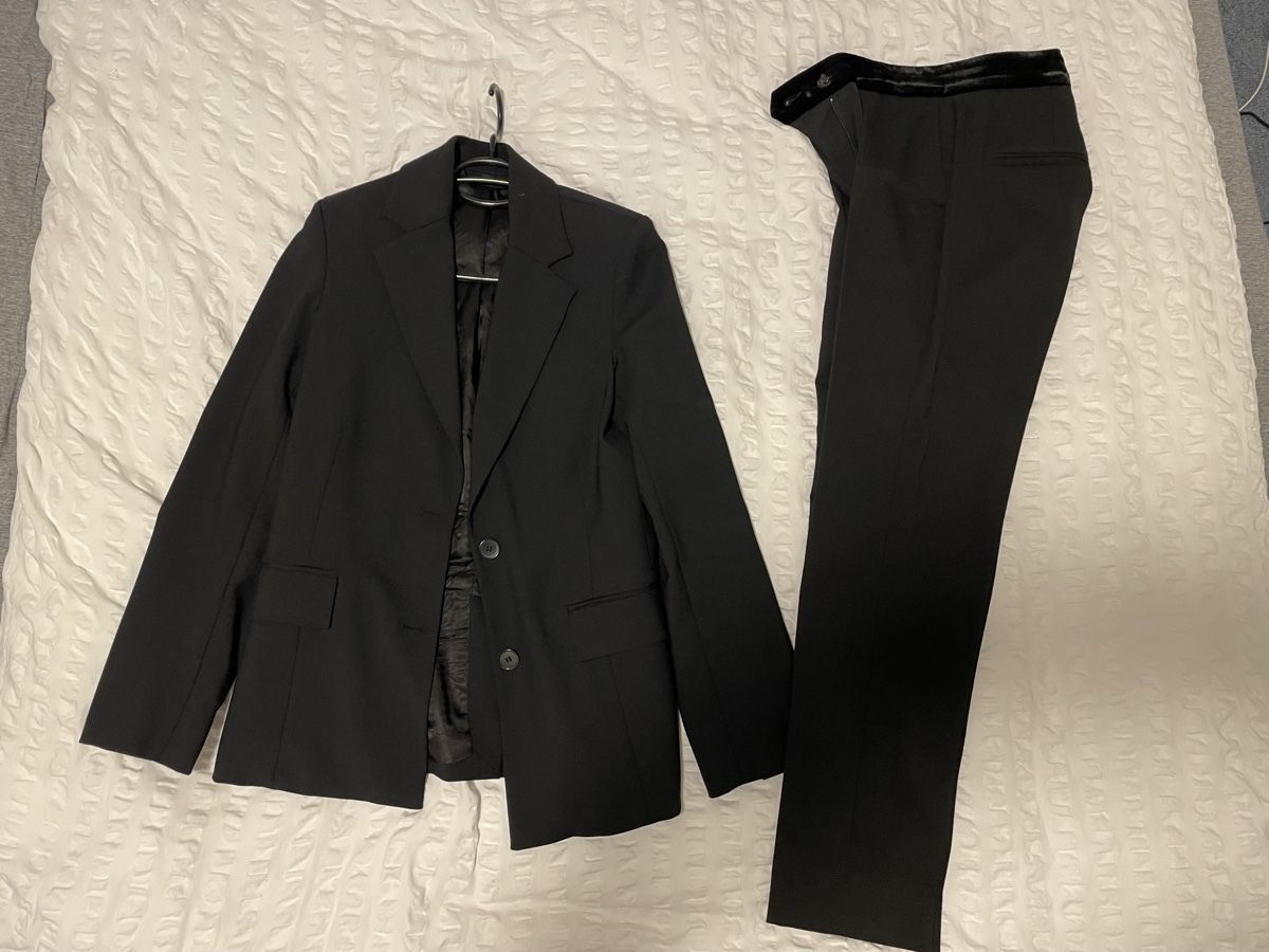 Costumi: Anzug Jackett und Hose schwarz Grösse 32 – Usato da Boniswil venduto da sin_wh8w