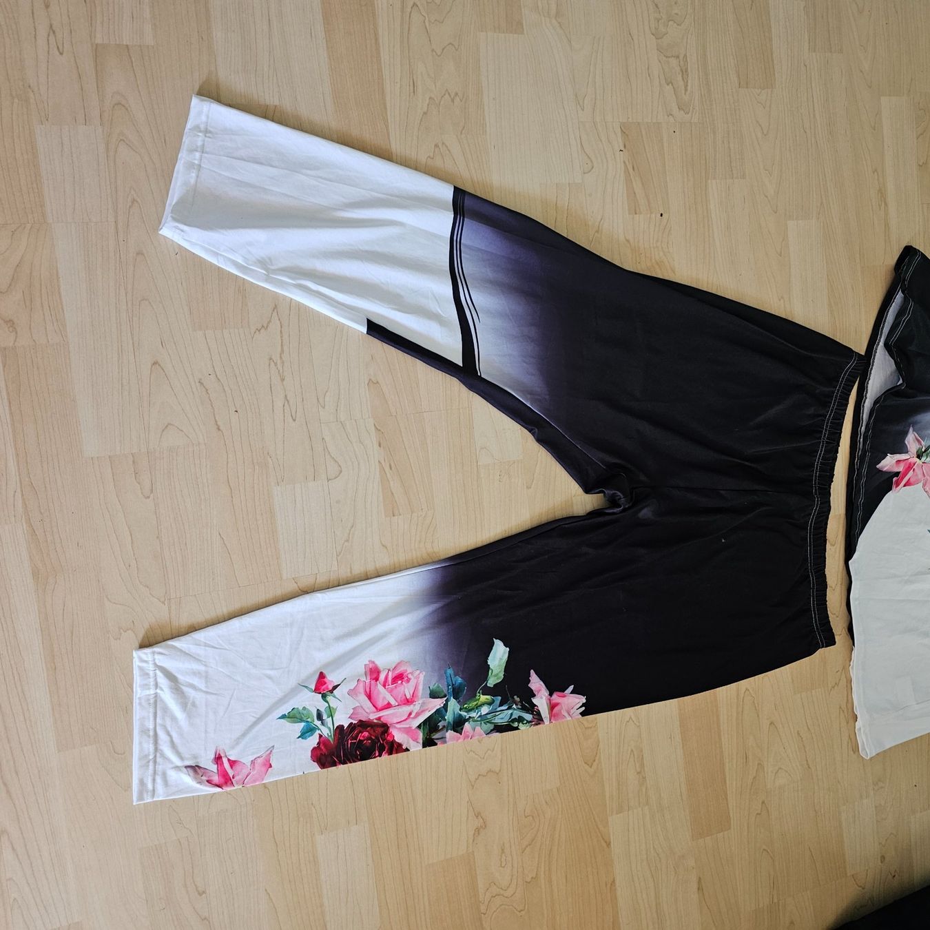 Lotti di vestiti: 2 teiler  hausanzug gr 48bis50, – Nuovo e nell'imballaggio originale da wolfhalden venduto da 46464646 2