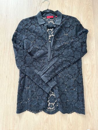 Hugo Boss - Schwarze elegante Spitzenbluse Gr. 36