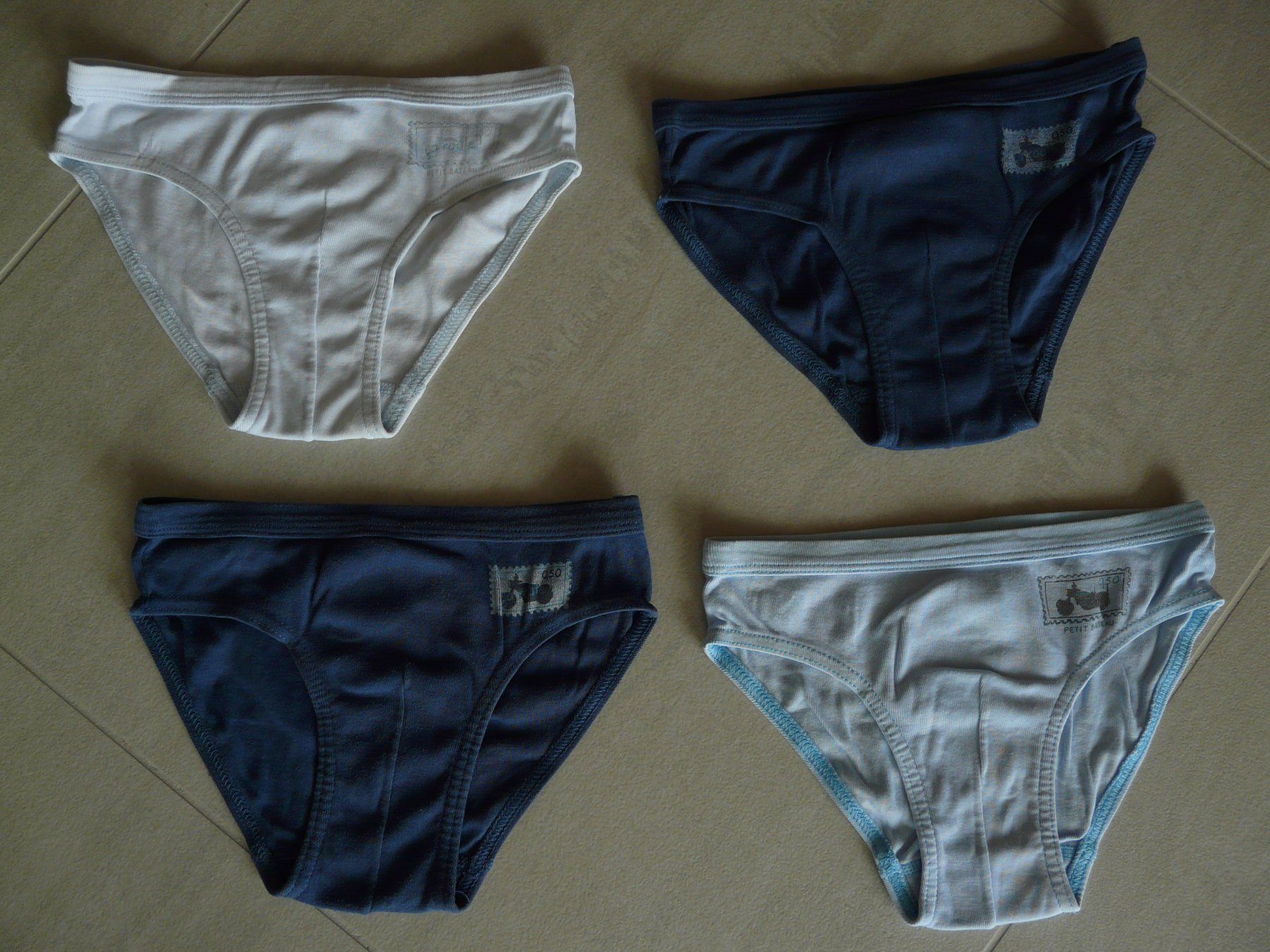 Petit Bateau Unterwäsche: Lot 4 slips Petit Bateau 128 – Gebraucht aus ERLINSBACH von doudouce