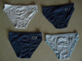 Lot 4 slips Petit Bateau 128