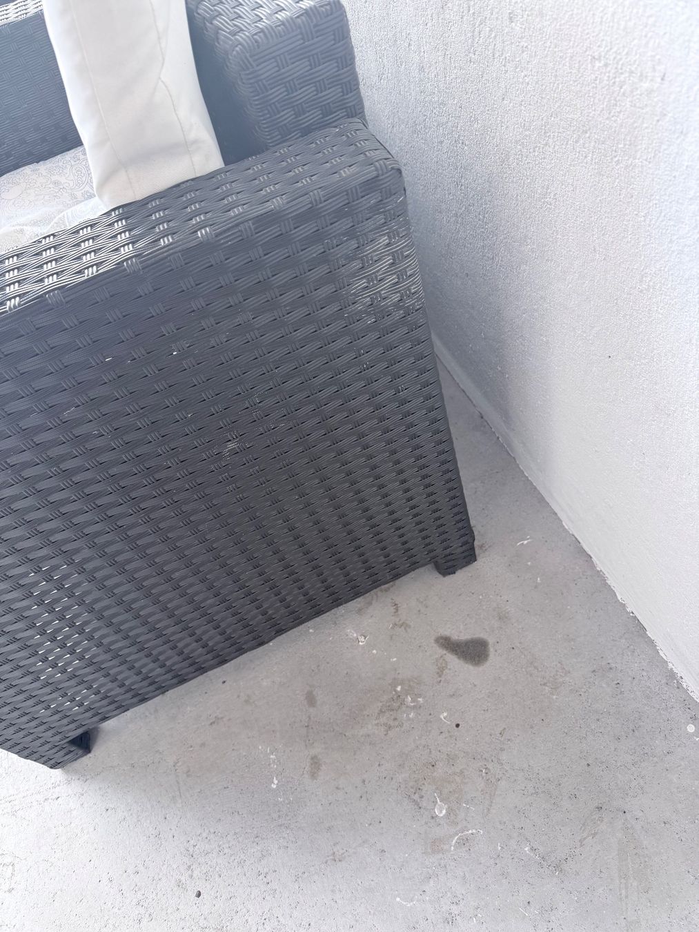 Set di tavolo e panche: Rattan Möbel – Usato da Winterthur venduto da Nesho 2