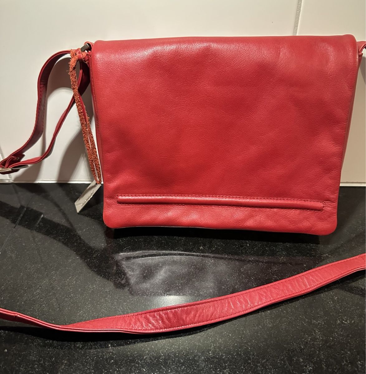Borse da donna: Rote Ledertasche Bodenschatz Umhängetasche – Nuovo (secondo la descrizione) da Münsingen venduto da Innchen 9