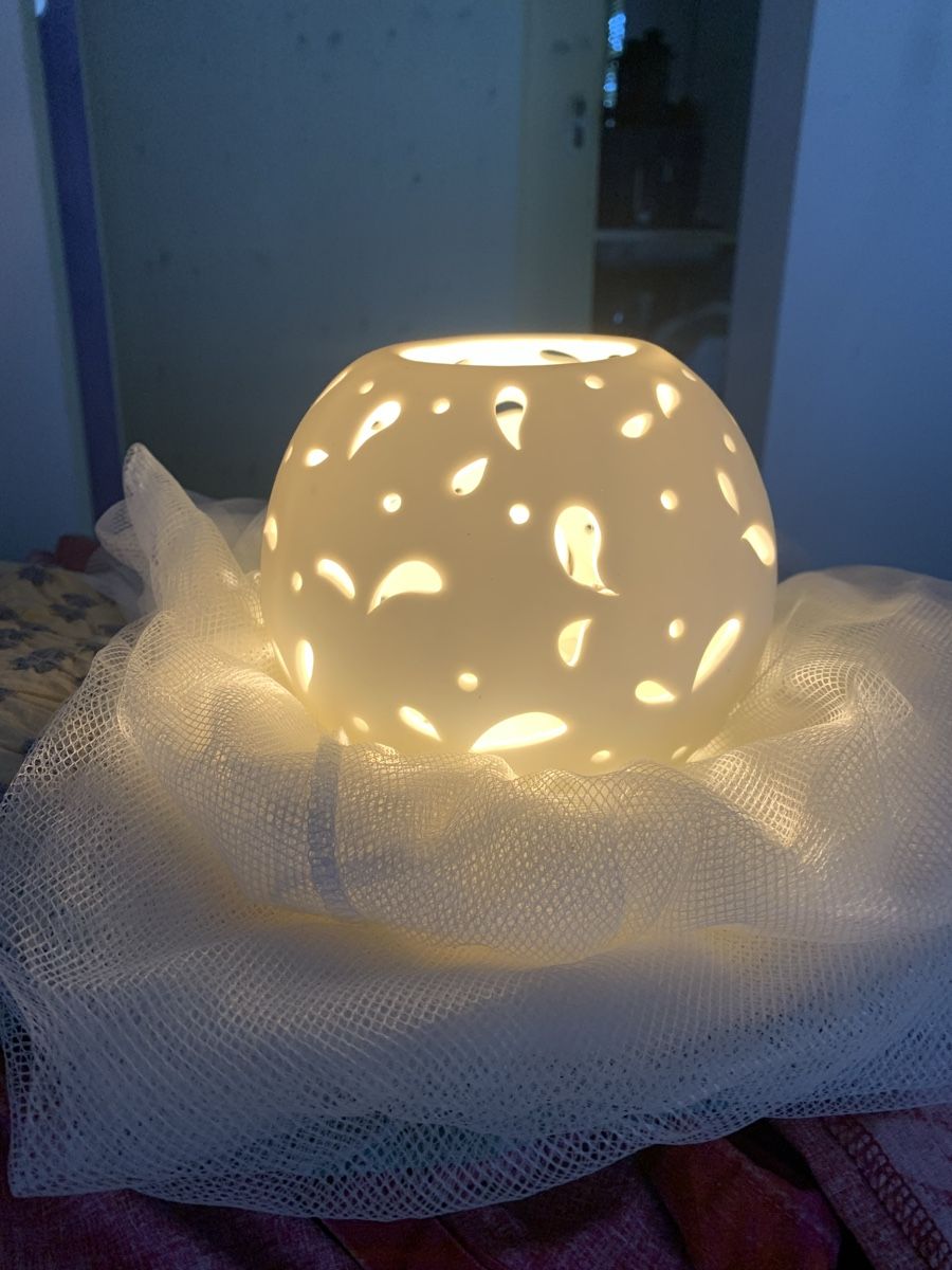 Lampes: Lampe , erzeugt schönes Licht – D'occasion à Brugg AG par Simone92 1