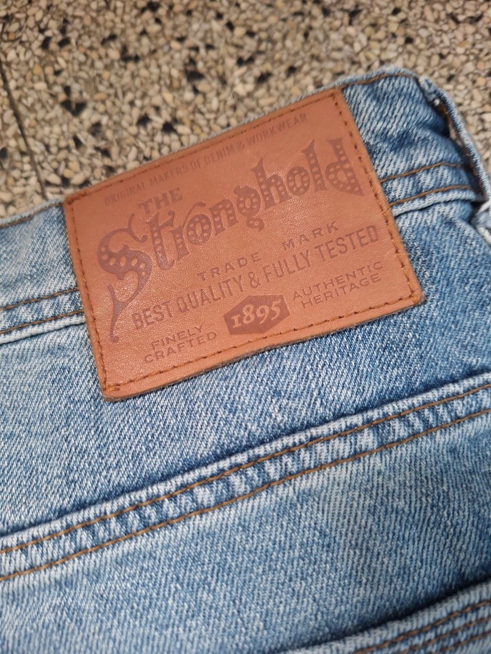 Jeans: Jeans large Stronhold 33x30 – D'occasion à Carouge GE par lor_m8jm 2