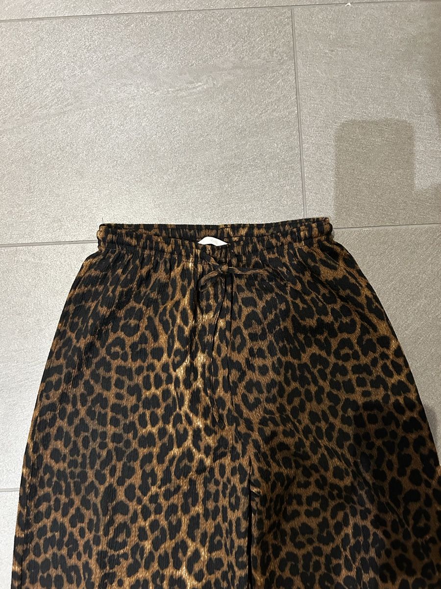 H&M Hosen: Leo Hose xs – Gebraucht aus Zürich von cos_b629 2