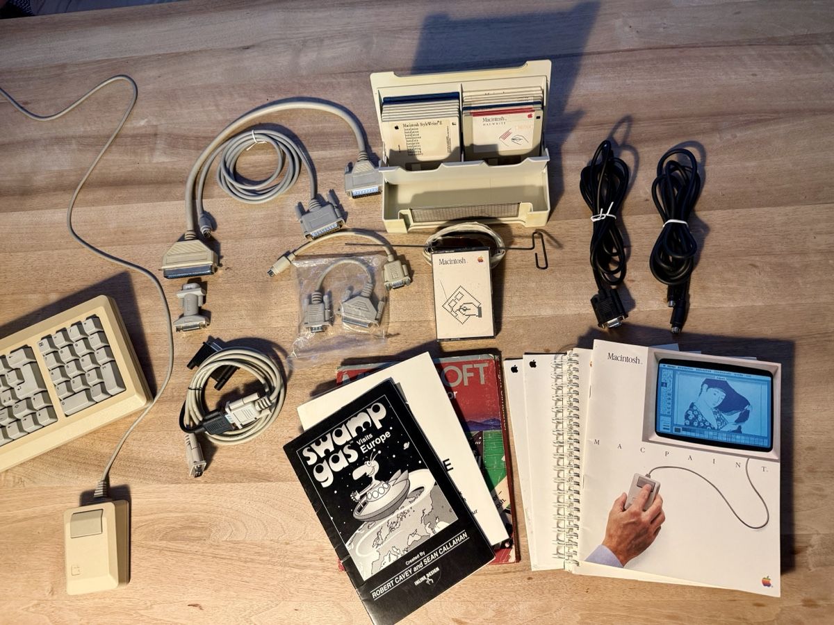 Apple PC: Apple Macintosh Plus mit 20 MB Harddisc und Tasche – Usato da Thalwil venduto da mabara42 1
