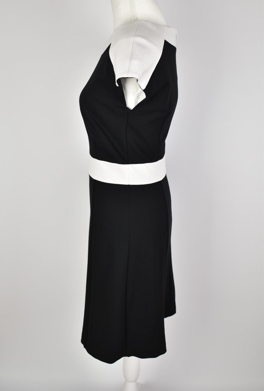 Escada Vestiti: Escada Kleid, Gr.34, schwarz/weiss, figurbetont – Usato da Nürensdorf venduto da 2ND_STORY 3