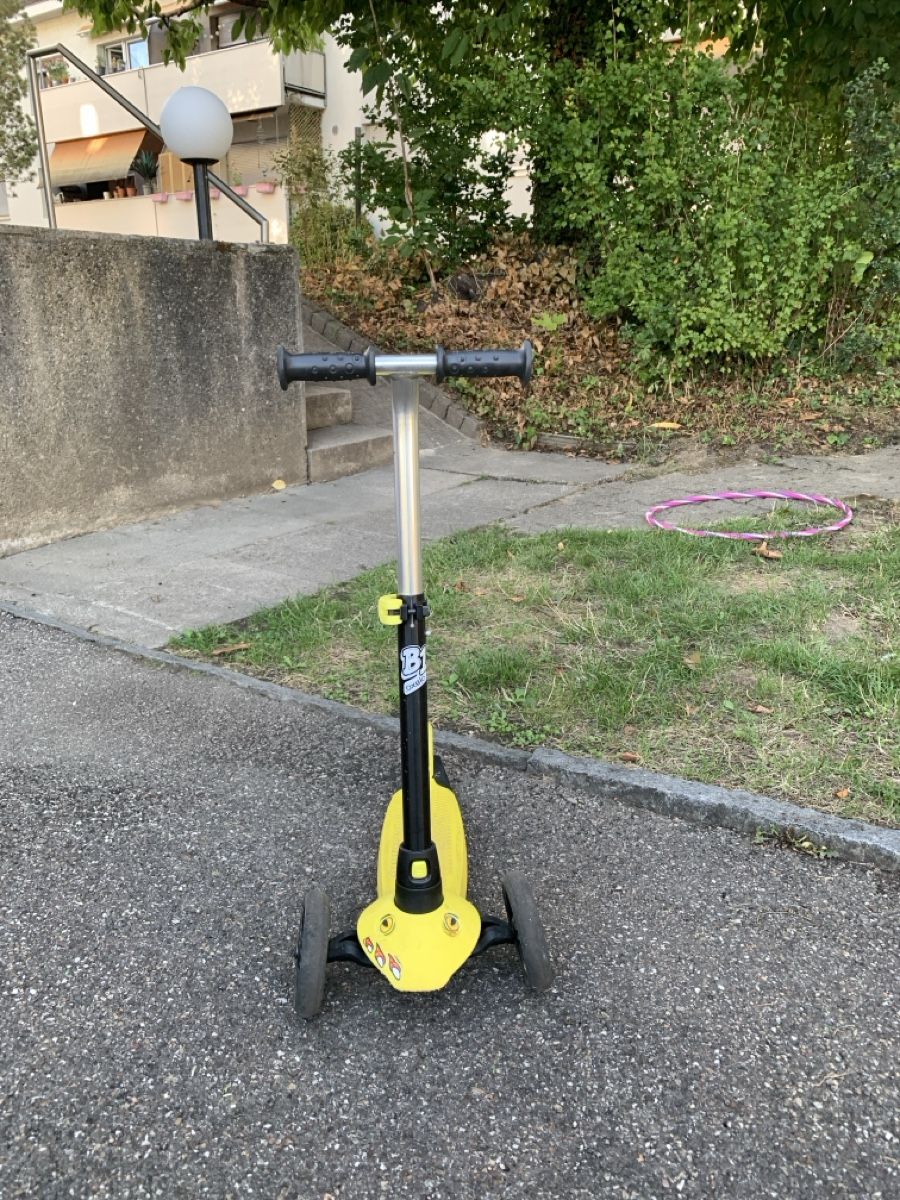 Oxelo Kickboard: Gebrauchter gelber Oxelo-Dreirad-Roller – Usato da Allschwil venduto da nscendoni