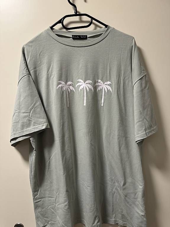 T-shirt: PalmenShirt – Usato da Zürich venduto da cha_7n8s