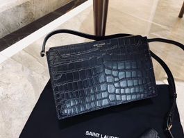 2250€ SAINT LAURENT Catherine Crossbody Bag Flap leather
