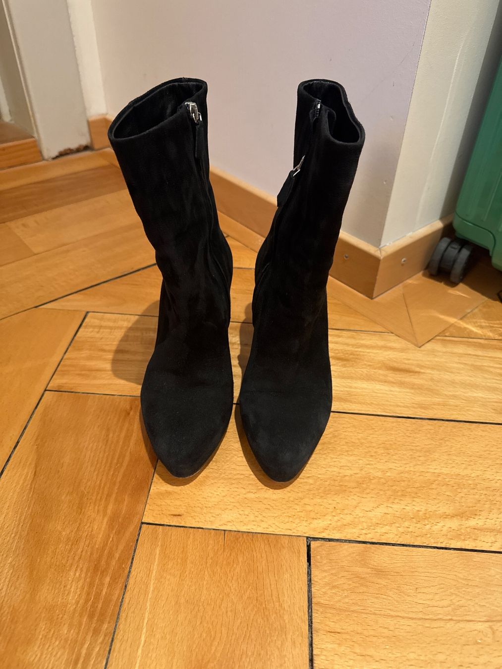 Prada Scarpe da donna: Prada Wildlederstiefel Gr. 36 – Usato da Zürich venduto da Aliciki 4
