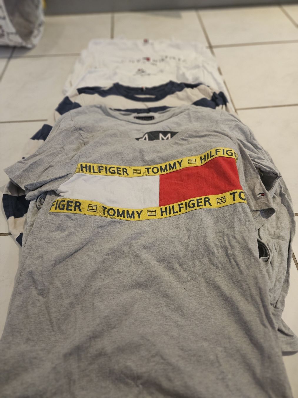 Tommy Hilfiger Kleiderpakete: 5 teilges Set Tommy Hilfiger – Gebraucht aus Pfaffnau von sim_6rqw 3