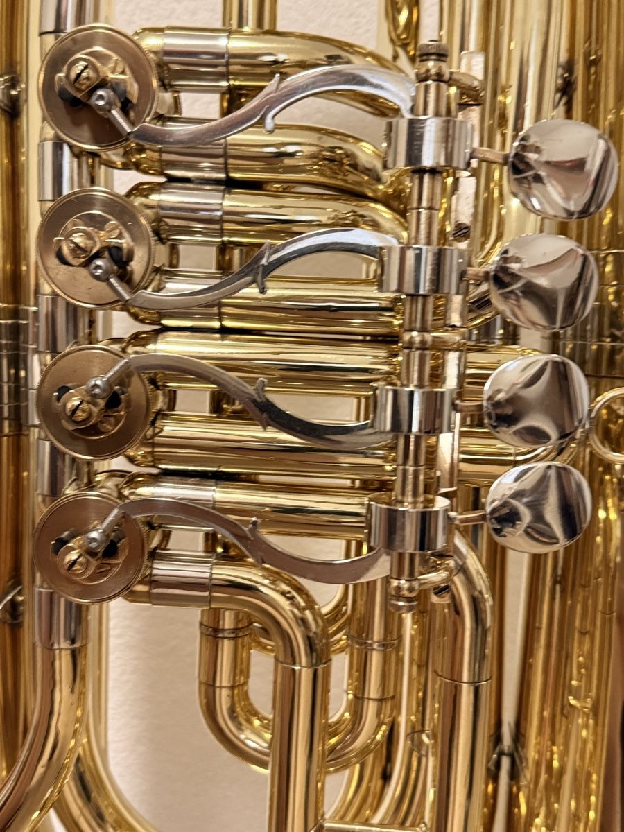 Strumenti musicali: Tuba in B AMATI mit neuem Koffer  – Usato da Grenchen venduto da Vegas45 4