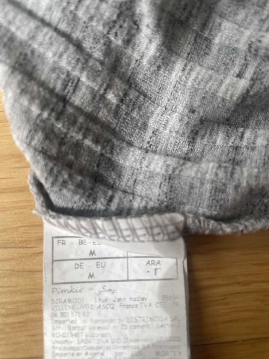 Tops: Graues Sommer Top, Grösse M, gerippt – Gebraucht aus Wil SG von Miwil 1