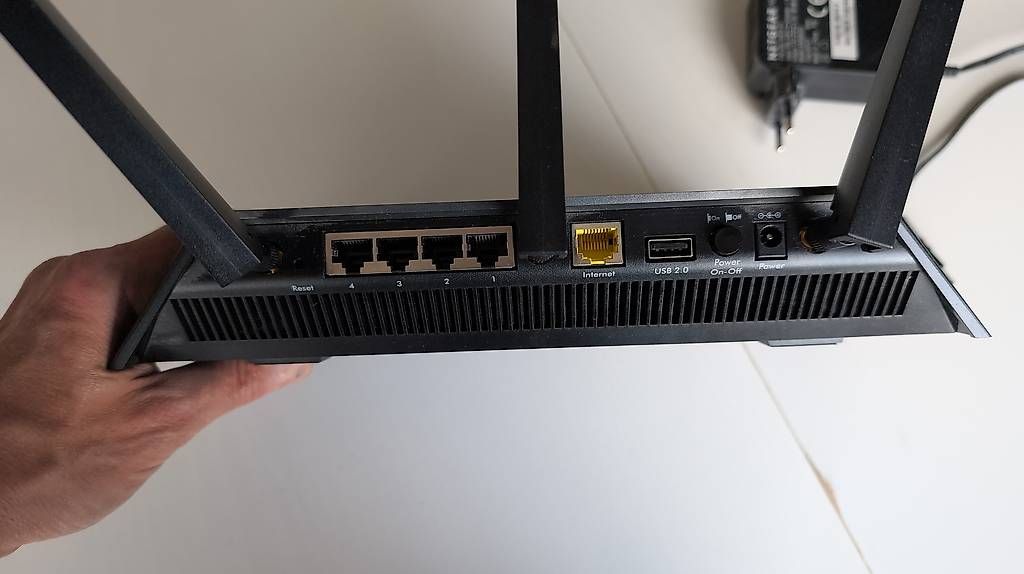 Netgear Modem & Router: Routeur Wifi NETGEAR Nighthawk – Usato da Montet / Glâne venduto da Van2009 1