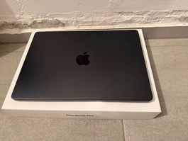 MacBook Pro, M5, 24GB, 1TB Nvme