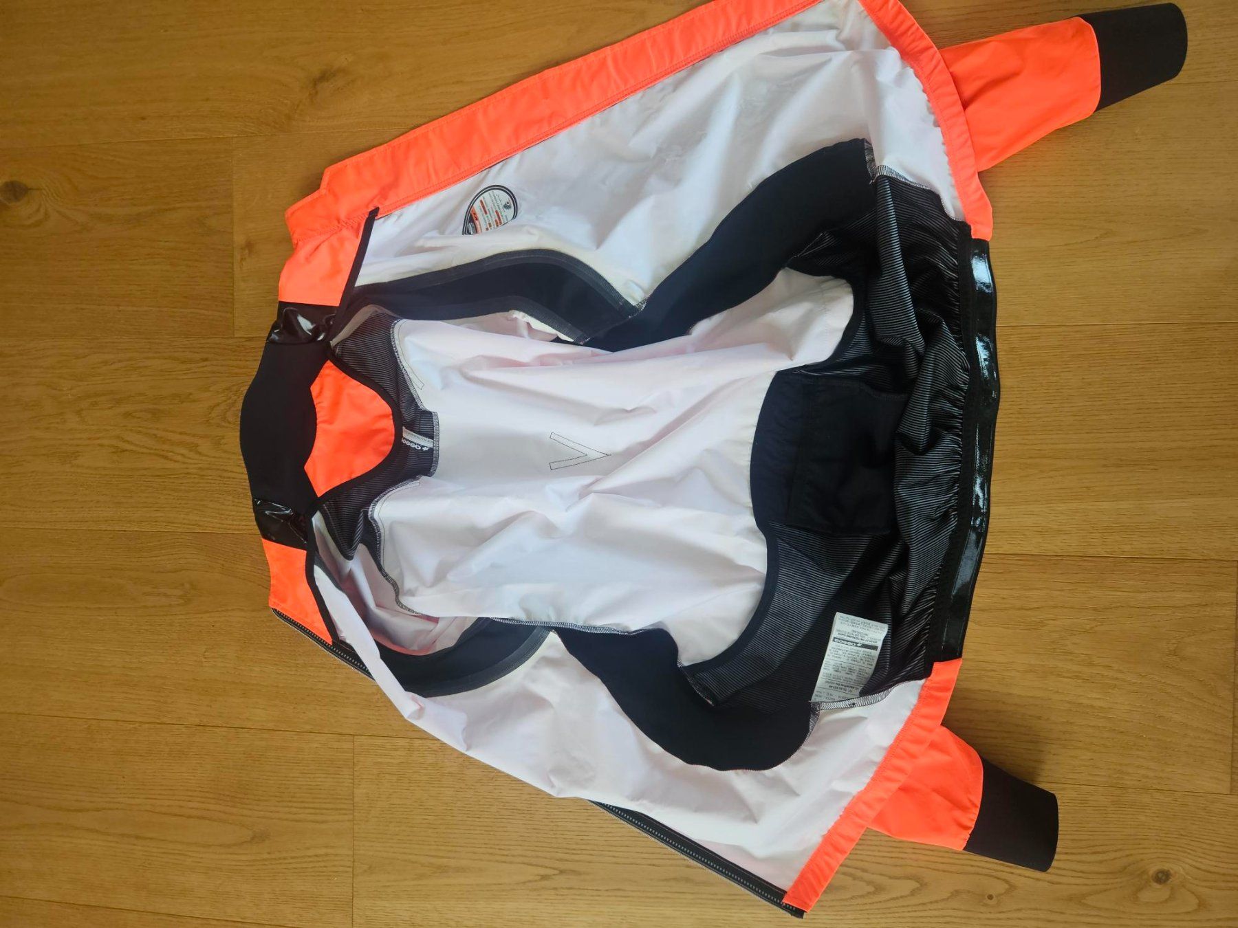 Assos Jacken: Assos Regenjacke_Grösse M – Gebraucht aus Luzern von kon_j7zt 2