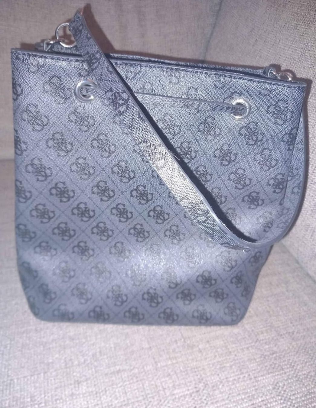 Guido Maria Kretschmer Borse da donna: Guess Tasche – Usato da Frauenfeld venduto da vesna97 1