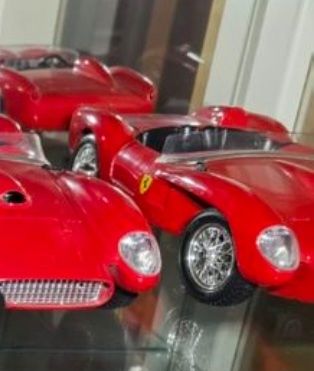 Modellbausätze & Standmodelle: Auto Sammlung 1/18 – Gebraucht aus Lausen von FUNNYGAMES 2