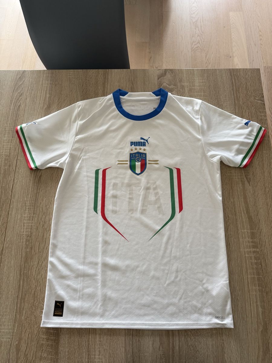 Puma Canottiere & Pantaloni: Fussballtrikot Italien – Nuovo (secondo la descrizione) da Rutschwil (Dägerlen) venduto da koH_34