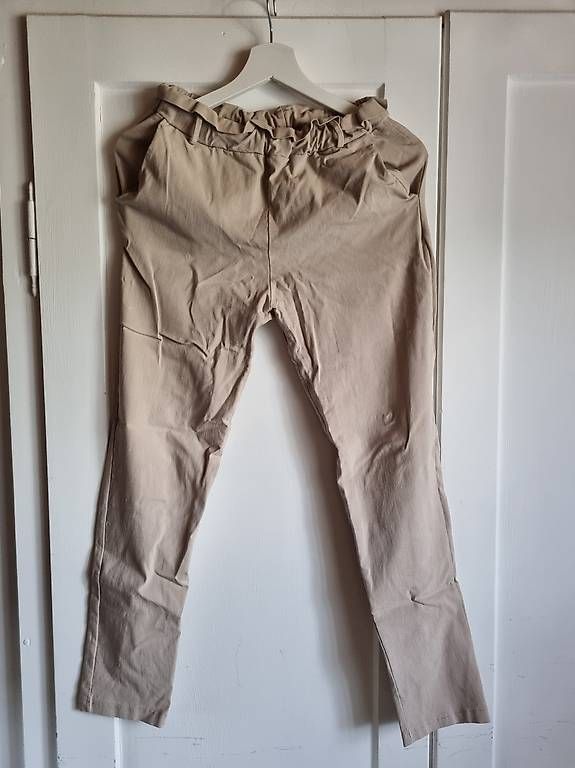 Pantalons: Hose – D'occasion à Seewis Schmitten par Naomi2212