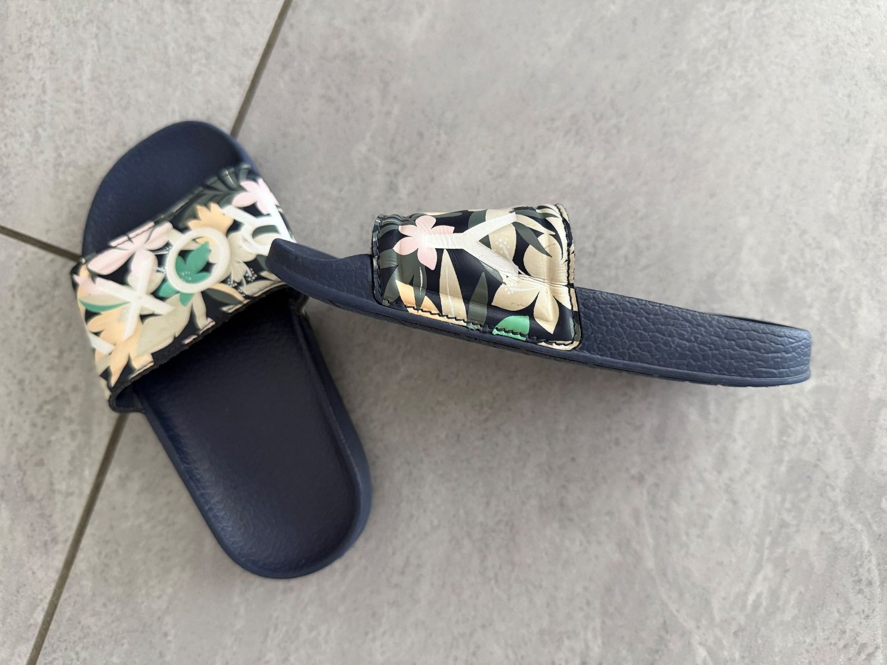 Schuhe für Jungen: Slippy - Grösse 27 - Roxy – Gebraucht aus Bülach von Loredana13