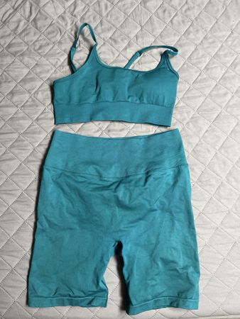 Sport Set Gr. M Shorts+Top💚🔋