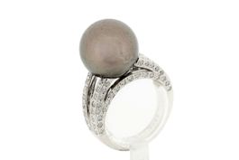 Brillant Ring mit einer Tahiti Perle in 18K Weissgold *S1546